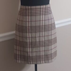 Size 2 Classic Ann Taylor Plaid Skirt With Interior Lining